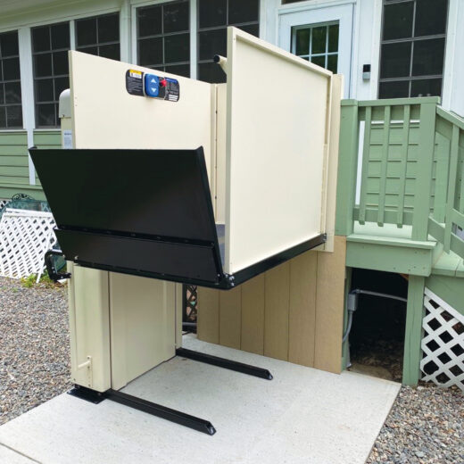 pre-owned Beverly Hills vpl wheelchair lift